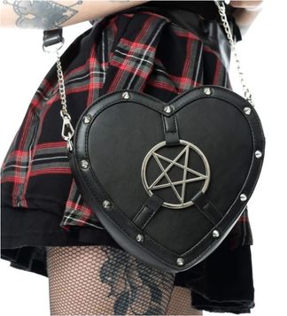 Heartless pentahaunt love bag 